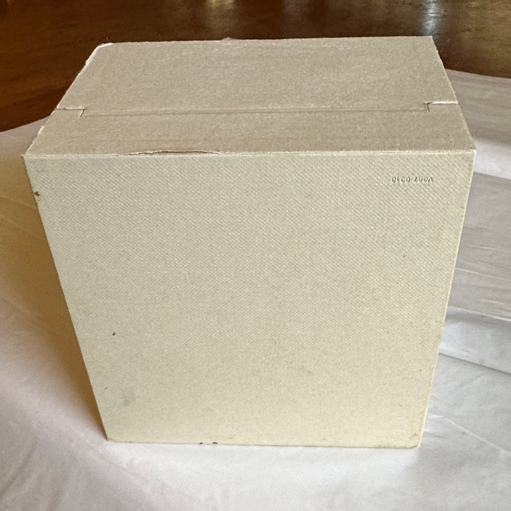 Burberry Cream Canvas Watch Box with Black Equestrian Logo - Picture 6 of 9